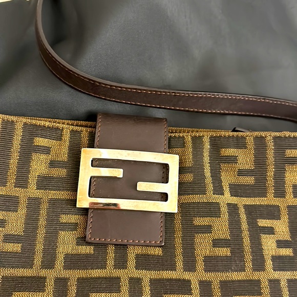 Fendi zucca baguette crossbody - Picture 4 of 14
